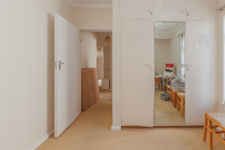 2 Bedroom Property for Sale in Sea Point Western Cape